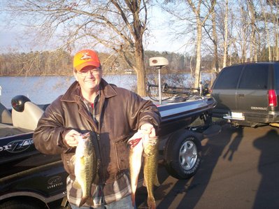 Another happy Lay lake client of Reeds Guide Service!