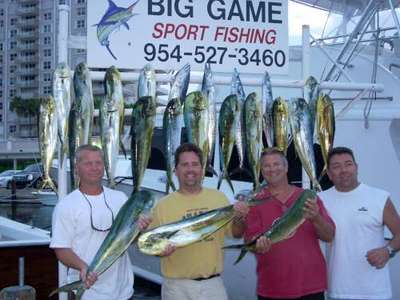 Nice mahi-mahi catch on the Fort Lauderdale sportfishing charter boat