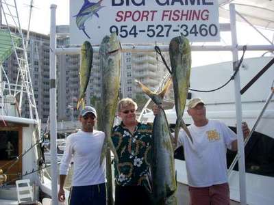 Offshore mahi-mahi trolling