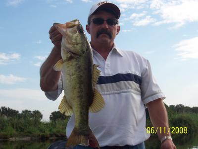 Buddy 16 fish to 6 pounds in 6 hrs