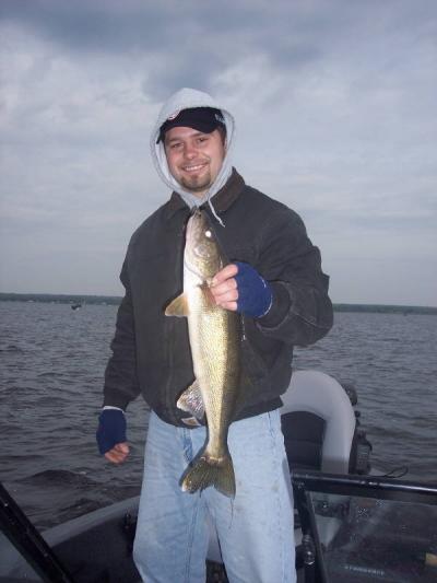 24 inch walleye