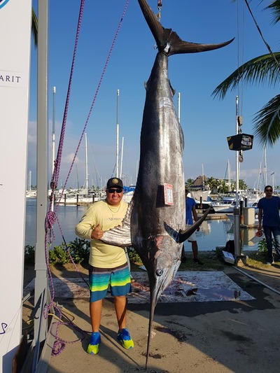 550 lb 1st Place Marlin captain Luis Ramos