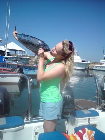 Girl Kissing Kawa Kawa (Bonnie)