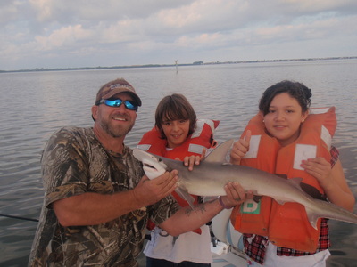 BONNET HEAD ON FLATS