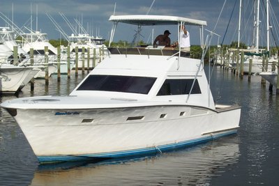Smokin Em Coming into the dock after a charter